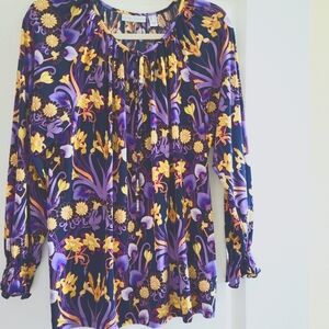 TOP BY SUSAN GRAVER, SIZE SMALL IN EXCELLENT CONDITION